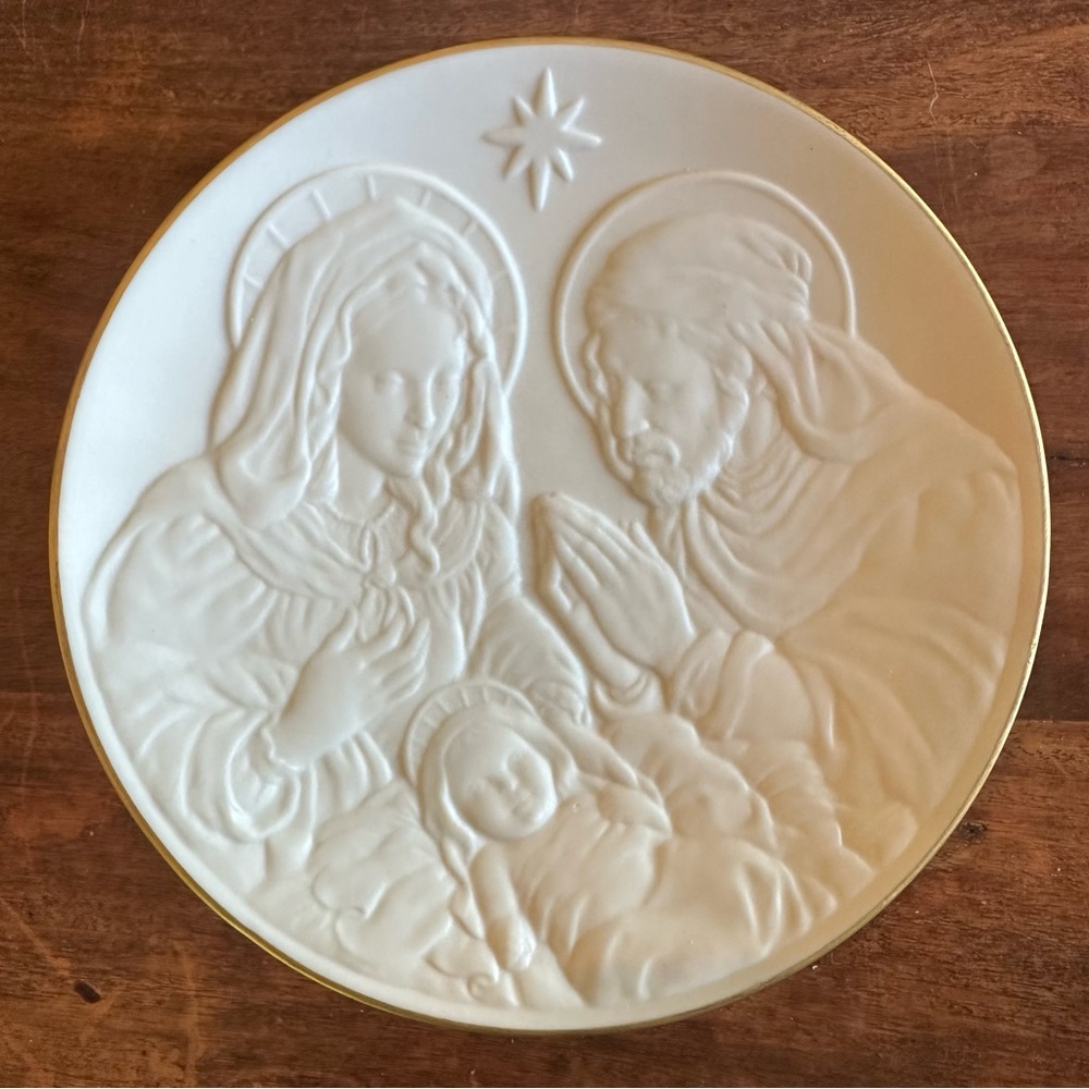 Lenox Nativity Vignettes The Holy Family, White Bisque Porcelain Plate  - 1993